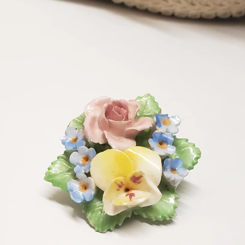 Vintage Denton England Ceramic Flower Brooch & Handmade Tape Measure Scissor Pin